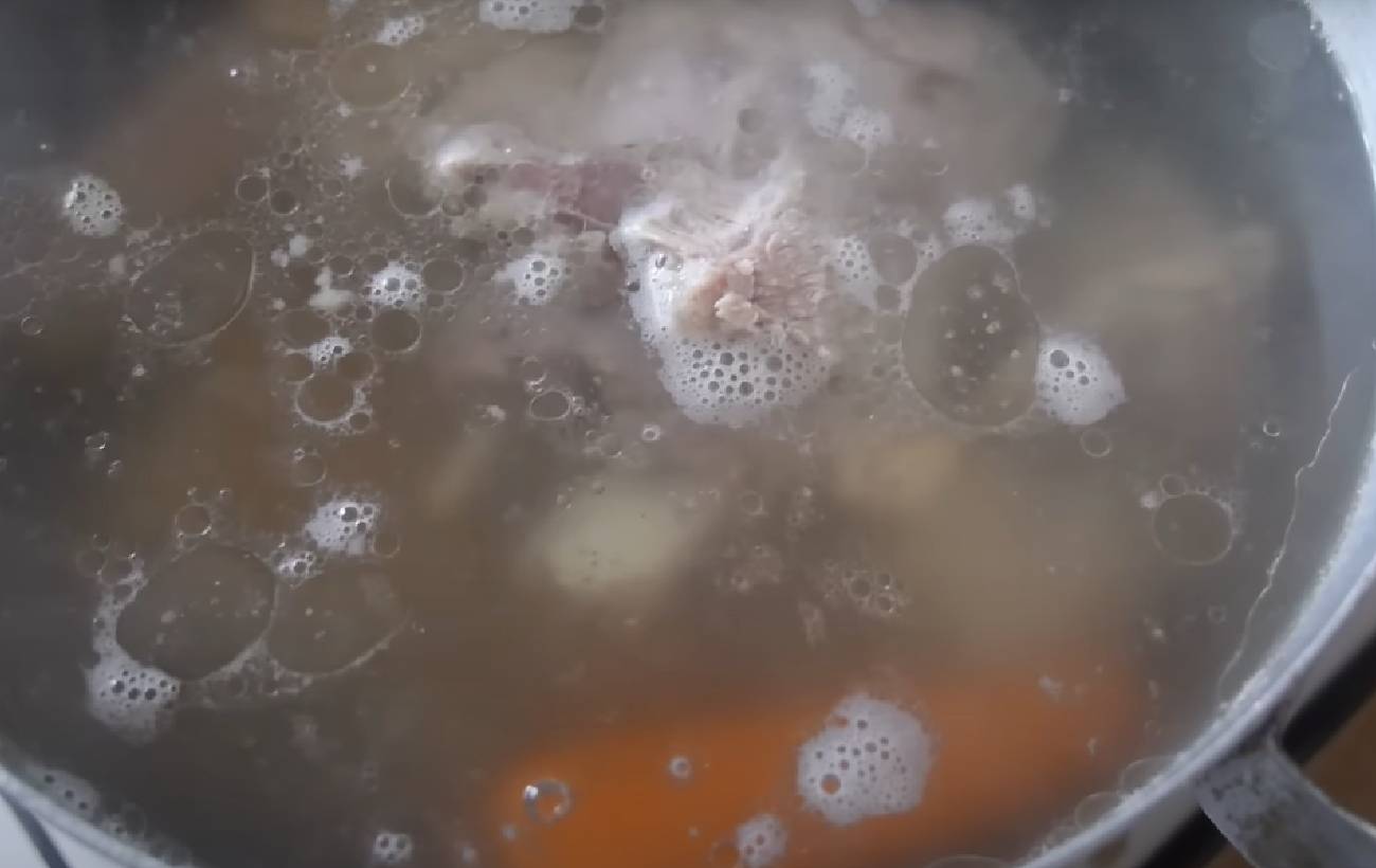 Холодець за старовинним рецептом: секрети приготування святкової страви